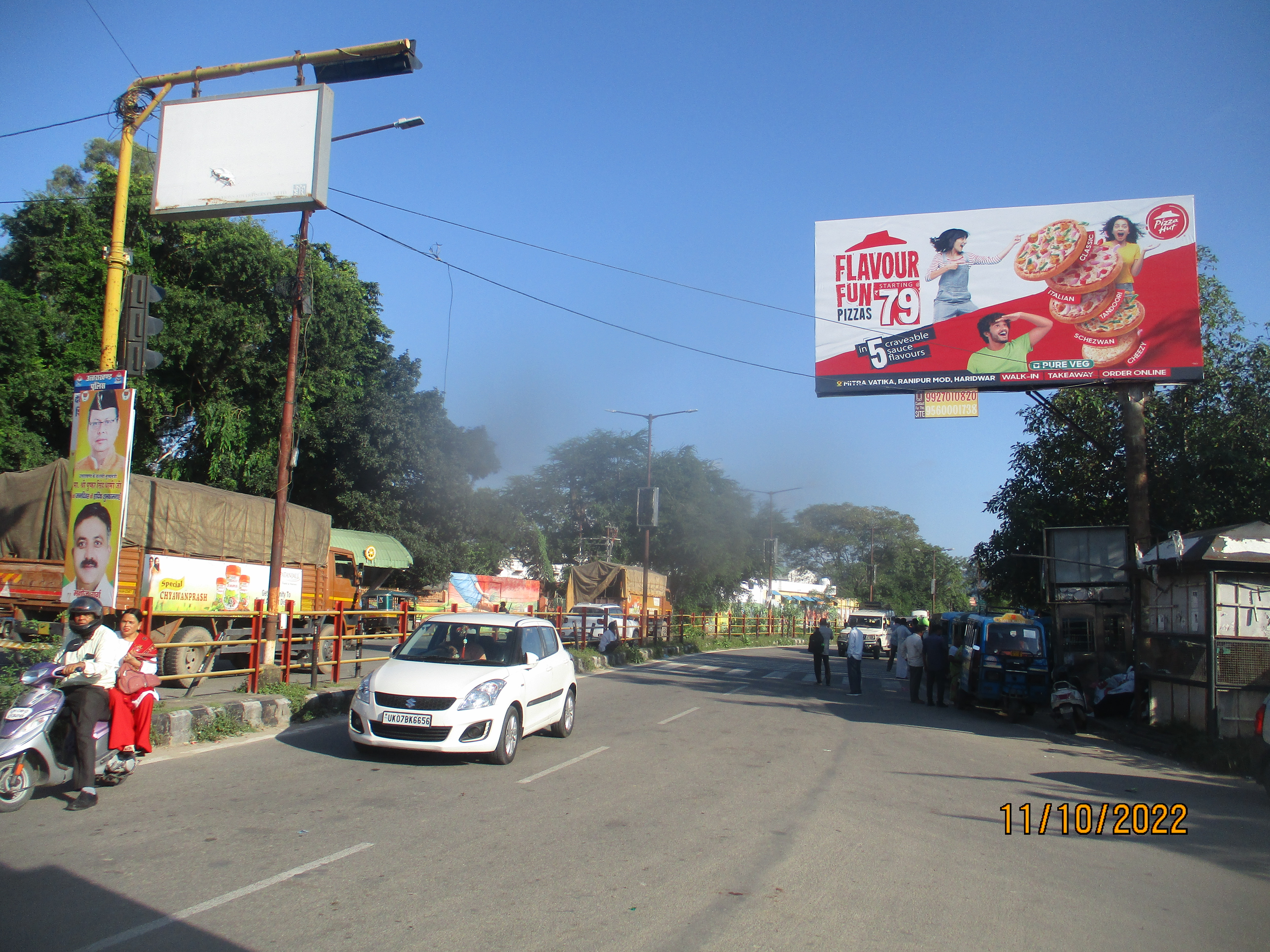 Premium large format billboard advertising structure